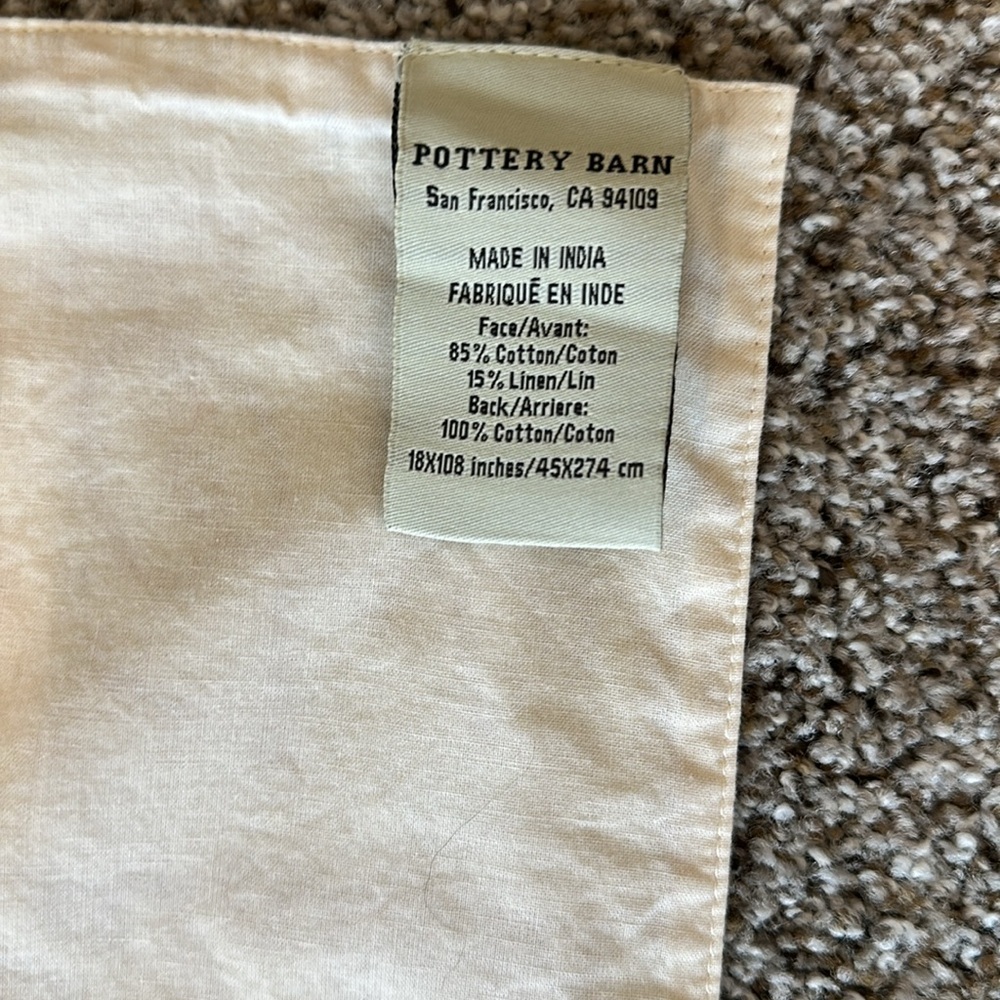 Pottery Barn Falalala lalalala Christmas Runner, Cotton/linen, 101โL x 17Wโ, EUC - Picture 2 of 3